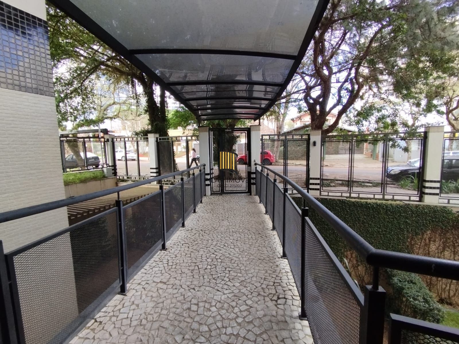 Apartamento com 3 Dormitórios, 2 vagas , uma quadra do Zaffari Otto