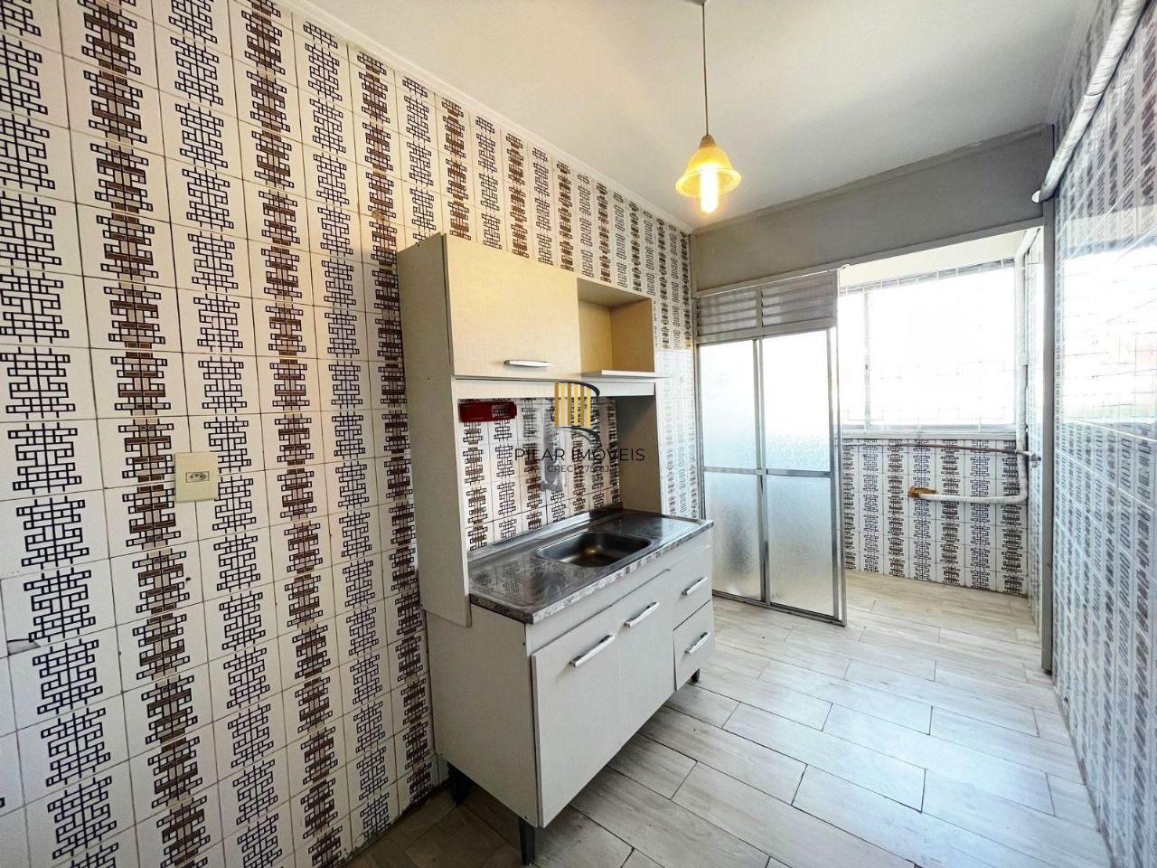 Ótimo apartamento com 2 dormitórias no bairro Menino Deus.