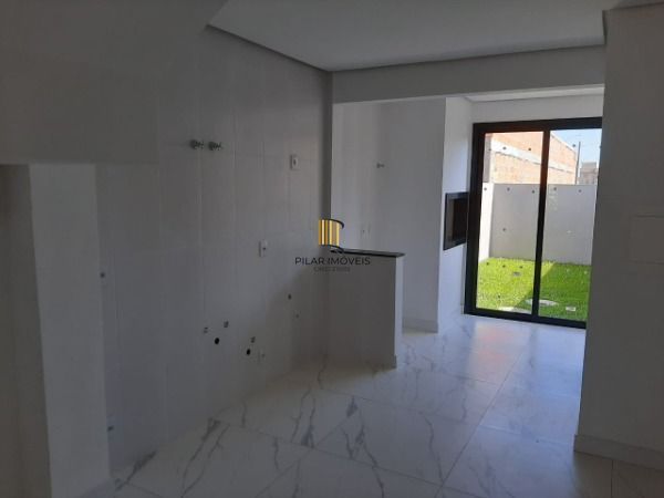 Sobrado em Porto Alegre, no bairro Aberta dos Morros, com 2 dormitório(s), e 2 b