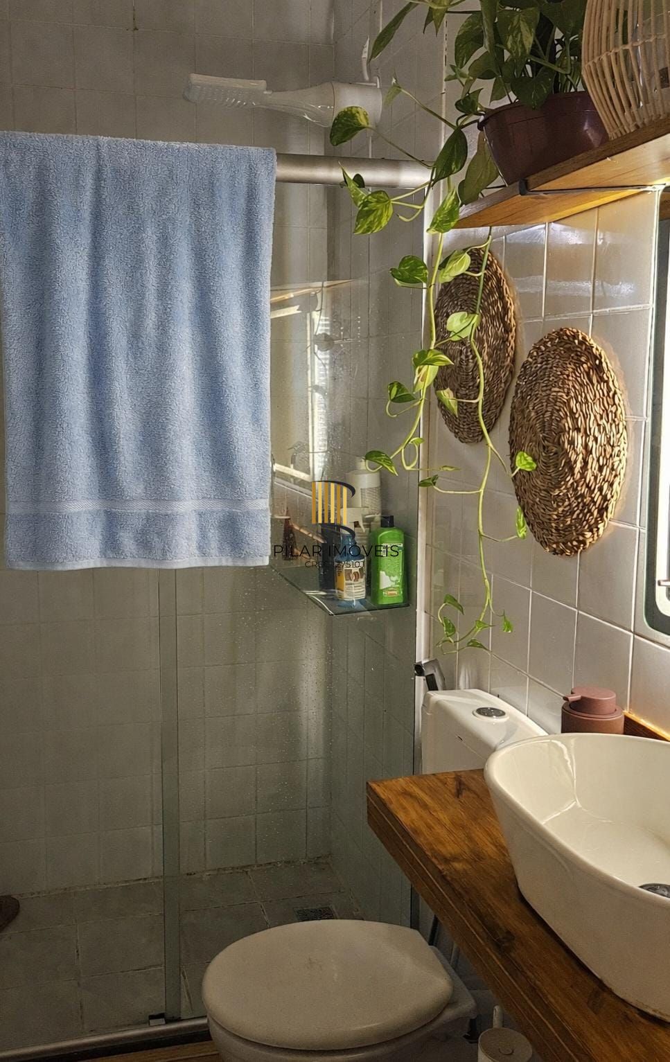 Ótima casa em condomínio, com 2 dormitórios.