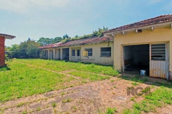 Casa em Porto Alegre, no bairro Ipanema, com 6 dormitório(s), à venda.
