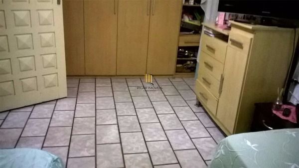 Casa para Venda - 140m², 5 dormitórios, 3 vagas - Lami