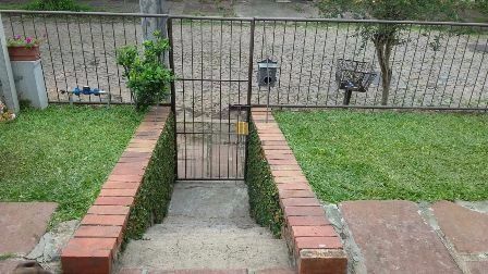 Casa em Porto Alegre, no bairro Espírito Santo, com 2 dormitório(s), e 2 banheir