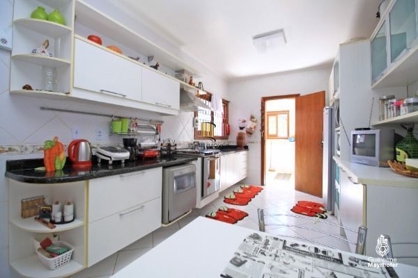 Casa para Venda - 205m², 3 dormitórios, sendo 1 suites, 2 vagas - Altos Do Ipê