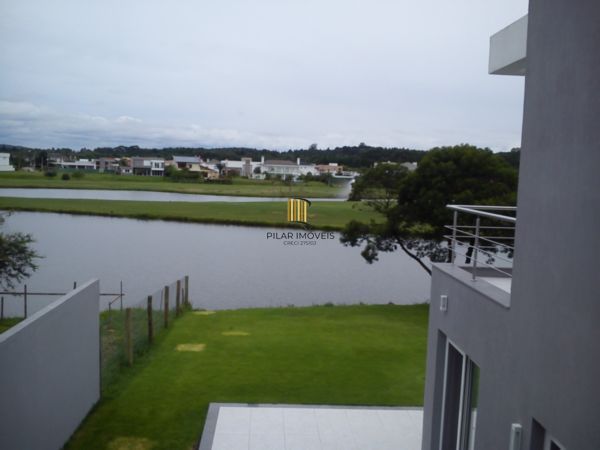 Casa no TerraVille com 3 dormitórios sendo 2 suítes.