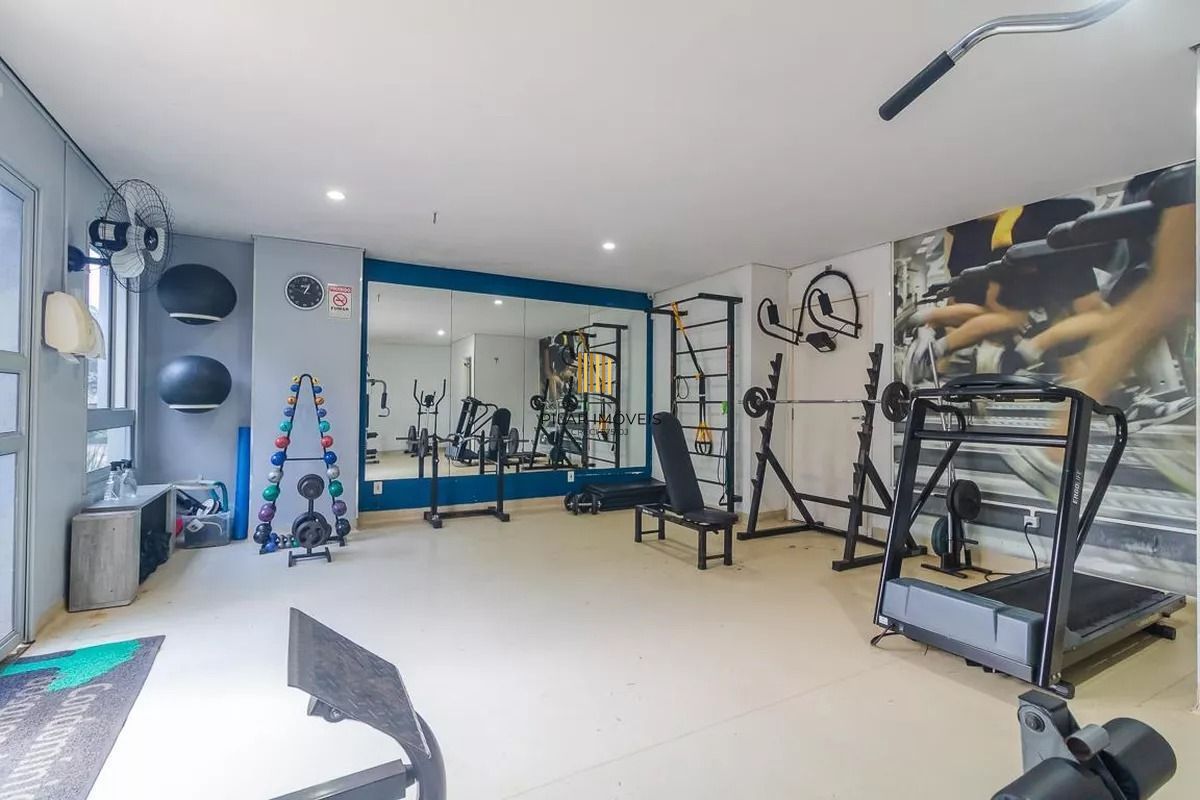 Apartamento 2 dormitórios, com suíte, churrasqueira, e vaga escriturada.