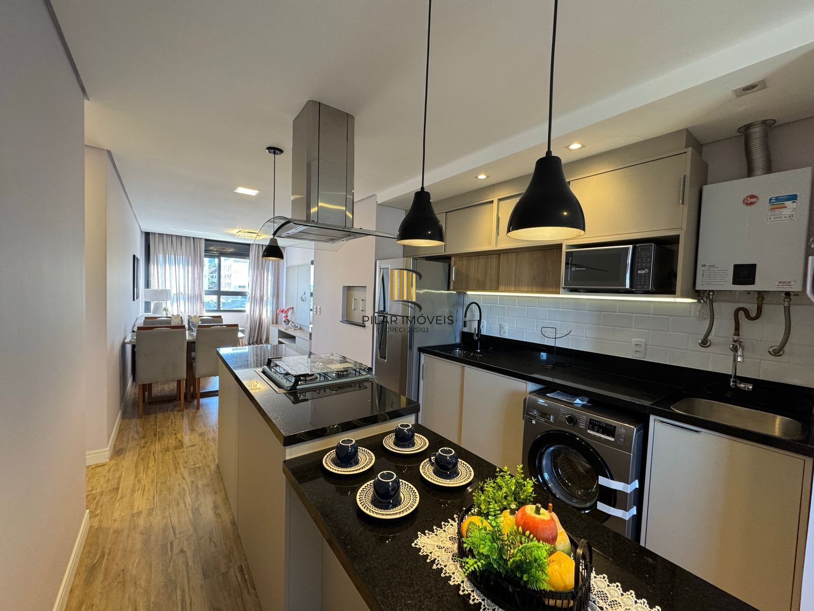 Apartamento 100 % Mobiliado, decorado, 2 dormitórios, 1 vagas , 68m² privativos