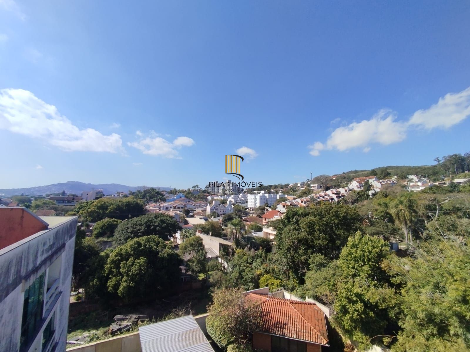 Linda cobertura no bairro Tristeza para venda.