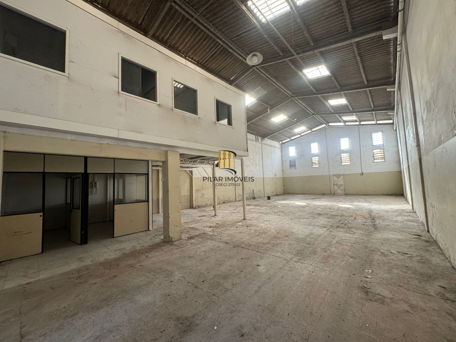 Oportunidade - Pavilhão na Vila Nova - 100m da Av. Vicente Monteggia- 550m² priv