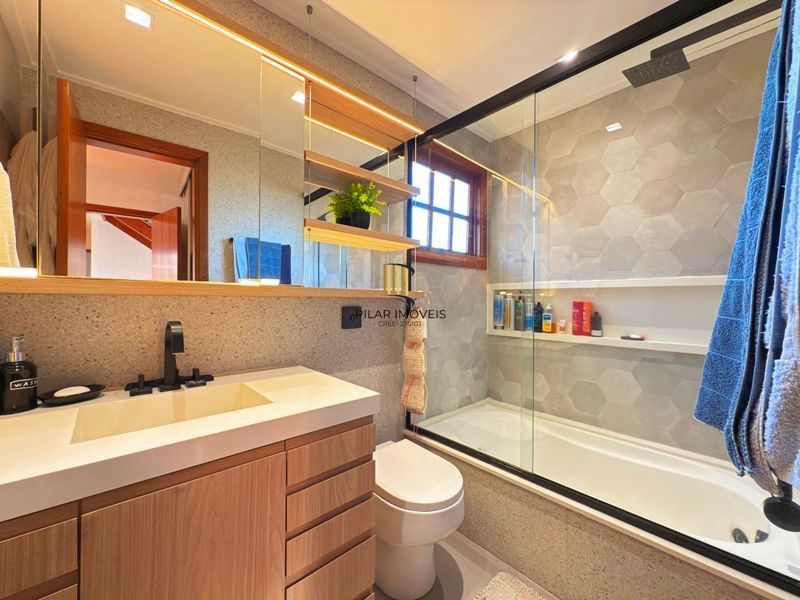 Casa Condominio com 3 dormitórios, sendo 1 suites, 2 vagas - Pedra Redonda