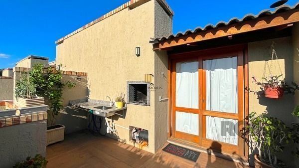 Casa Condominio em Porto Alegre, no bairro Guarujá, com 2 dormitório(s), e 2 ban