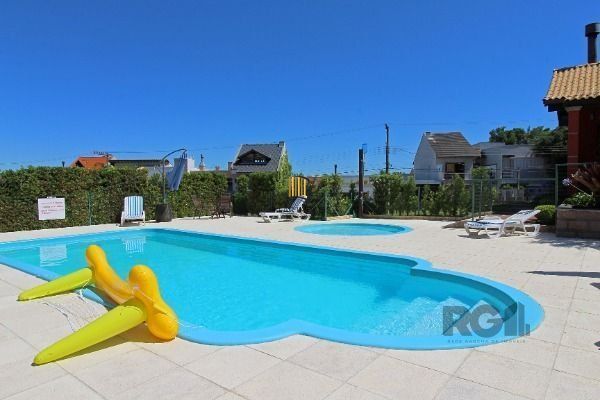 Casa Condominio em Porto Alegre, no bairro Hípica, com 3 dormitório(s), e 3 banh