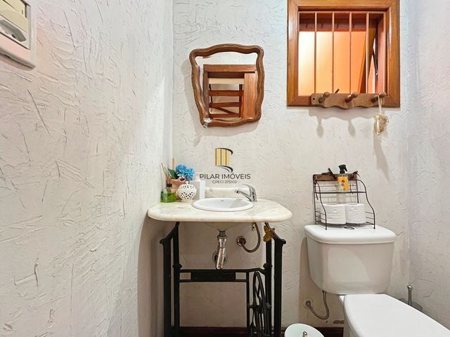 Ótima Residência com 3 dormitórios á venda no Bairro Ipanema.