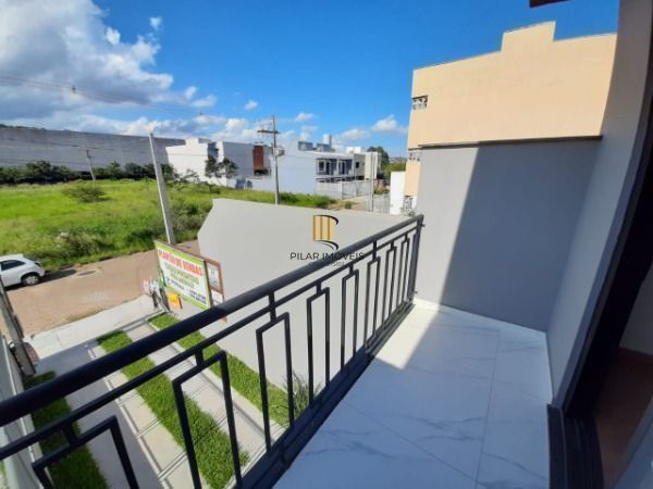 Sobrado em Porto Alegre, no bairro Aberta dos Morros, com 2 dormitório(s), e 2 b