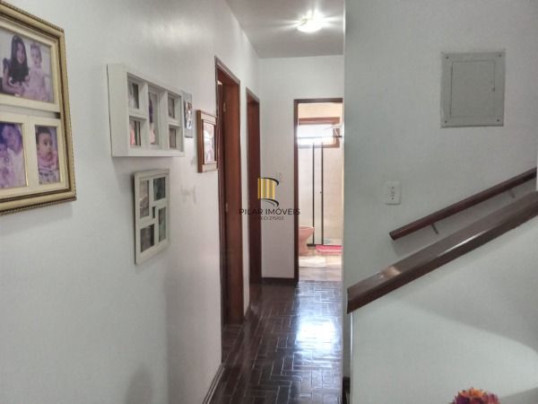 Casa para Venda - 228m², 4 dormitórios, sendo 2 suites, 3 vagas - Medianeira