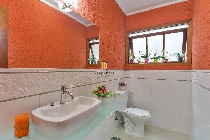 Casa à venda com 280m² | 3 dormitórios | 1 suíte | 2 vagas | Ipanema – Porto Alegre