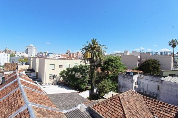 Casa para Venda - 154m², 2 dormitórios, sendo 1 suites, 2 vagas - Cidade Baixa