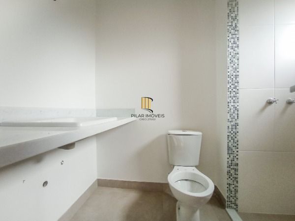 Casa em Porto Alegre, no bairro Aberta dos Morros, com 3 dormitório(s), à venda.