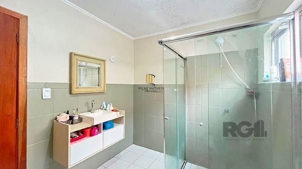 Casa para Venda - 240m², 4 dormitórios, 3 vagas - Nonoai