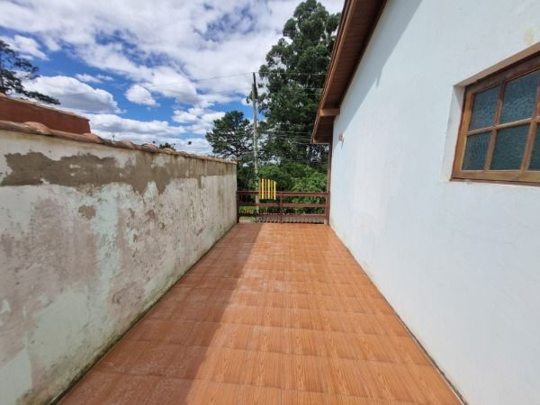 Sobrado em Porto Alegre, no bairro Ponta Grossa, com 4 dormitório(s), e 4 banhei