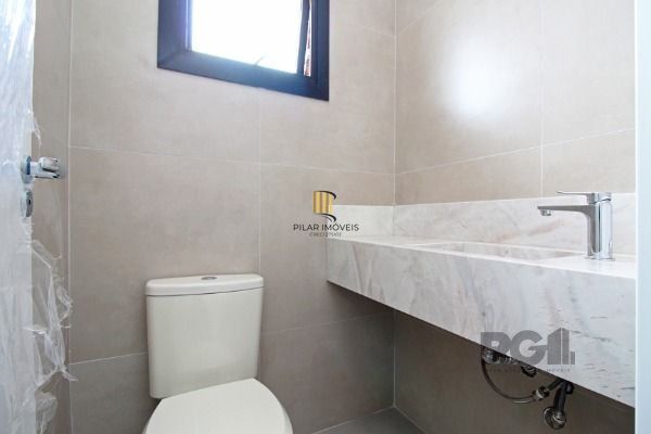 Casa Condominio em Porto Alegre, no bairro Campo Novo, com 3 dormitório(s), e 3 