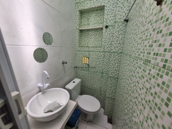 Sobrado em Porto Alegre, no bairro Vila Nova, com 2 dormitório(s), e 2 banheiros