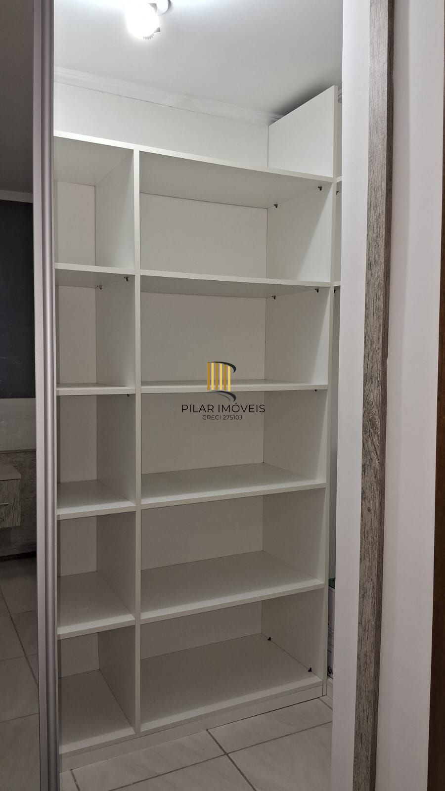 Excelente Residência com 3 dormitórios sendo 2 deles suítes de casal.