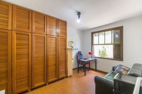 Casa para Venda - 300m², 4 dormitórios, sendo 1 suites, 8 vagas - Imperial Parqu