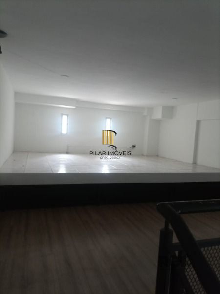 Conjunto/Sala em Porto Alegre, no bairro Cavalhada, à venda.