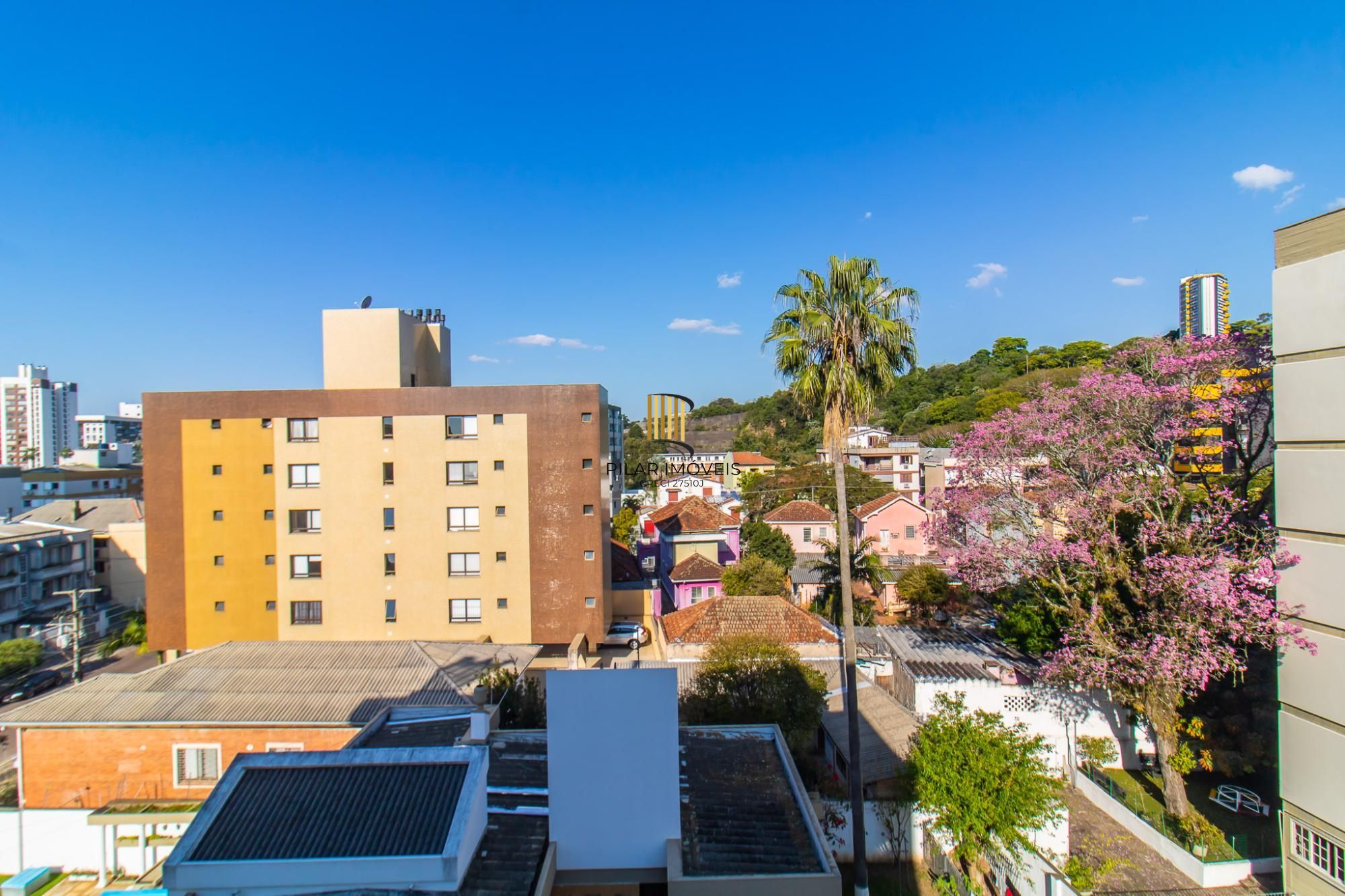 APARTAMENTO DUPLEX - 177m², 3 dormitórios, sendo 3 suites, Menino Deus