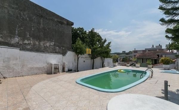 Ótima casa em rua tranquila.