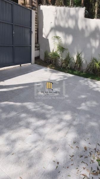 Casa para Venda - 90m², 4 dormitórios, 2 vagas - Belém Novo