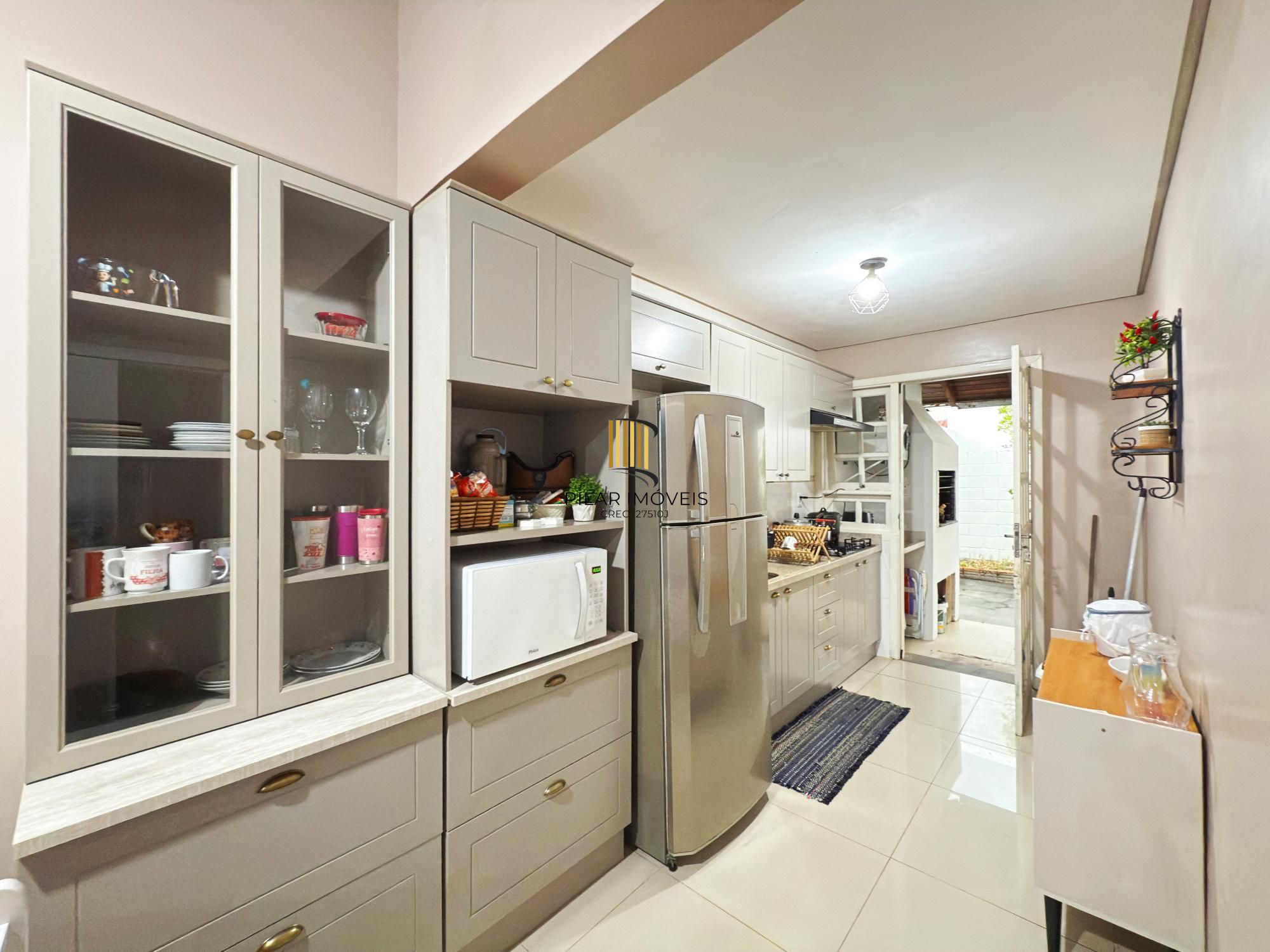 Casa 2 dormitórios no bairro Hípica