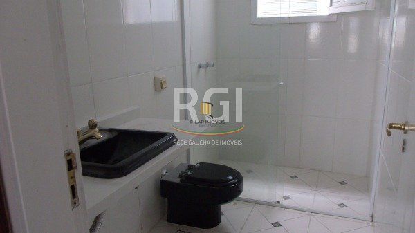 Casa para Venda - 340m², 3 dormitórios, sendo 2 suites, 6 vagas - Jardim Isabel