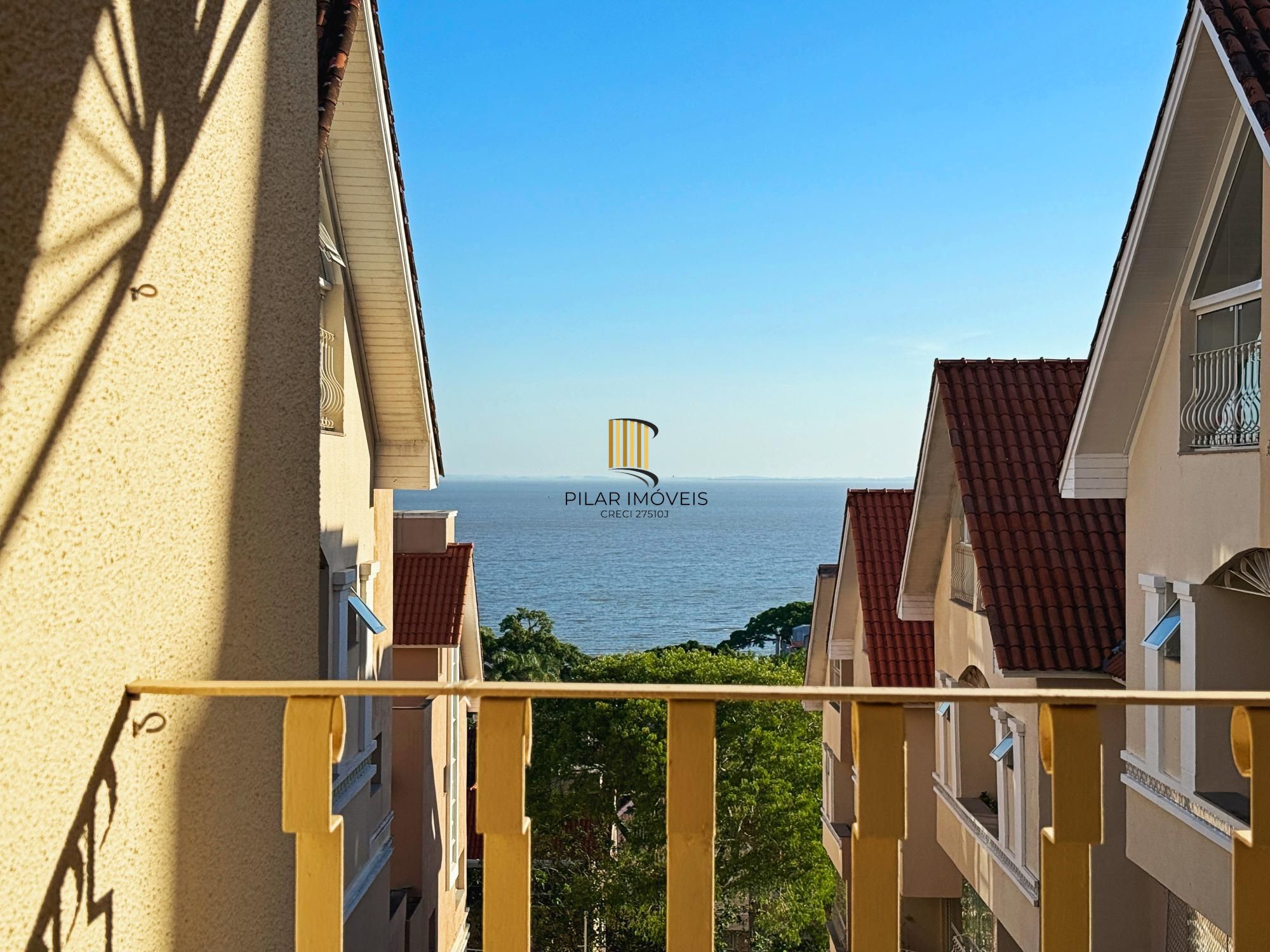 Casa de Condomínio 3 dormitórios no bairro Pedra Redonda