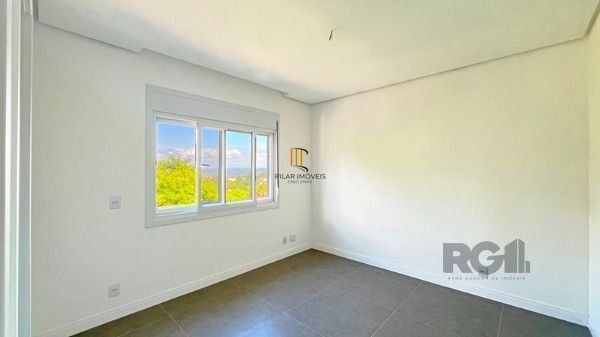 Casa em Porto Alegre, no bairro Jardim Isabel, com 3 dormitório(s), e 3 banheiro