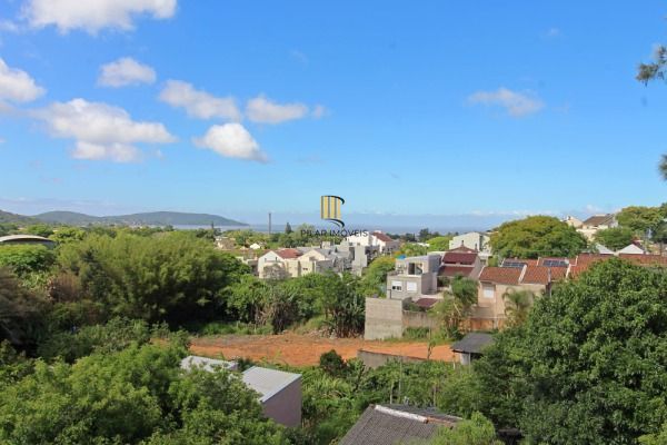 Casa Condominio em Porto Alegre, no bairro Ipanema, com 2 dormitório(s), e 2 ban