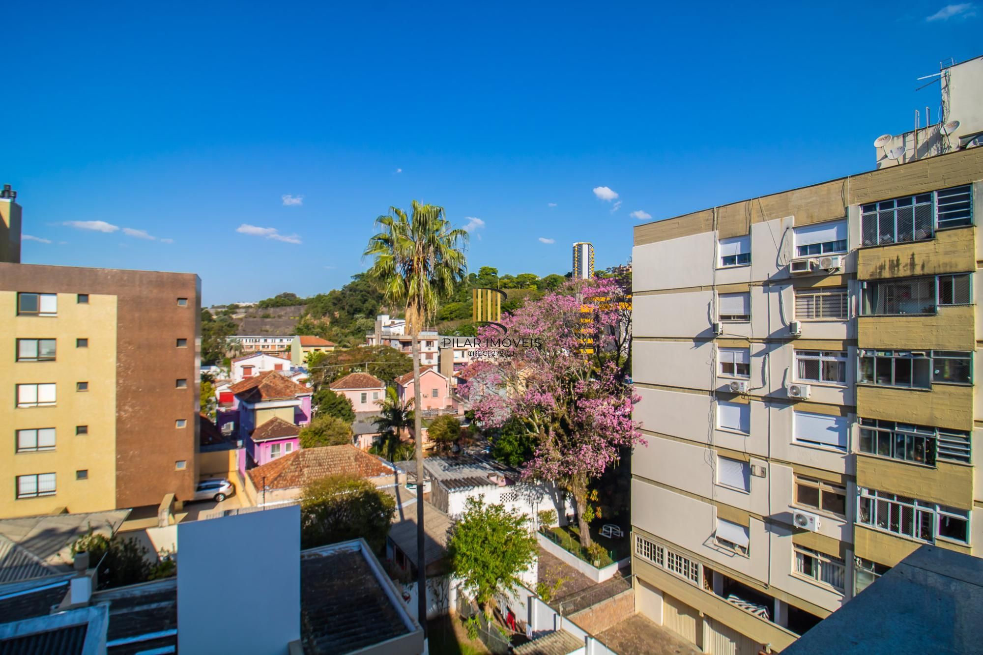 APARTAMENTO DUPLEX - 177m², 3 dormitórios, sendo 3 suites, Menino Deus