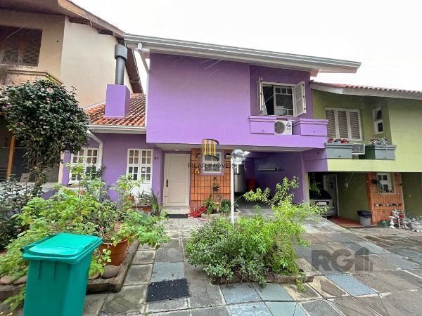 Casa Condominio para Venda - 201m², 3 dormitórios, sendo 1 suites, 2 vagas - Tri