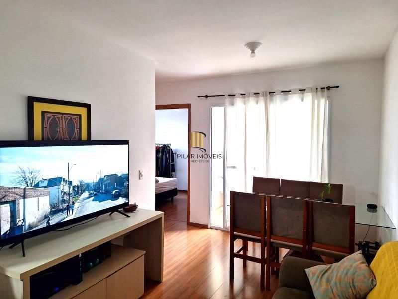 Apartamento com 2 dormitórios á venda no bairro Rubem Berta.