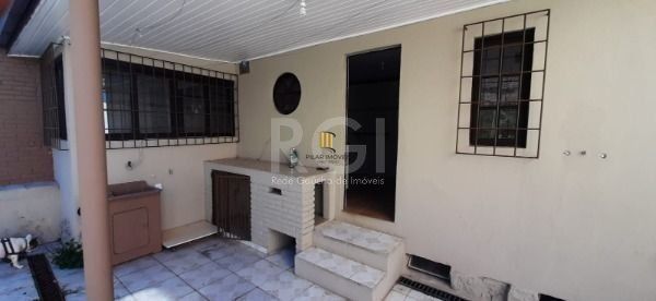 Sobrado para Venda - 246.69m², 3 dormitórios, sendo 1 suites, 2 vagas - Vila Nov
