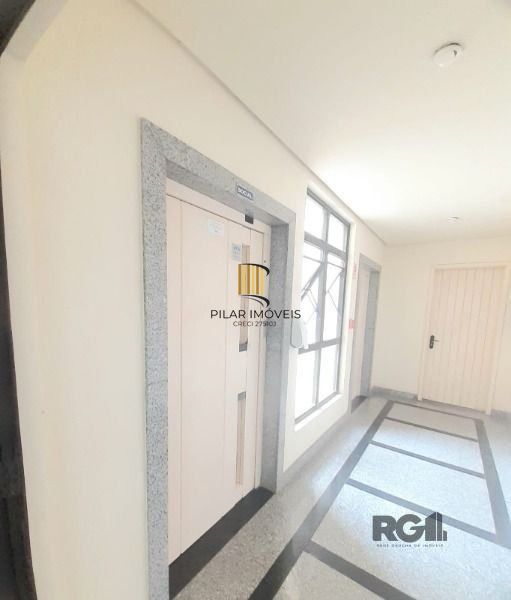 Apartamento em Porto Alegre, no bairro Glória, com 2 dormitório(s), e 2 banheiro
