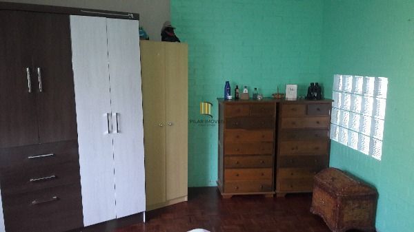 Casa em Porto Alegre, no bairro Aberta dos Morros, com 4 dormitório(s), e 4 banh