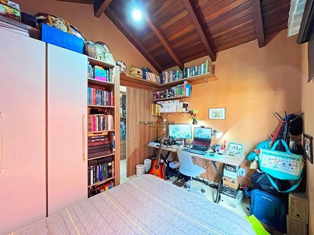 Ótima Residência com 3 dormitórios á venda no Bairro Ipanema.