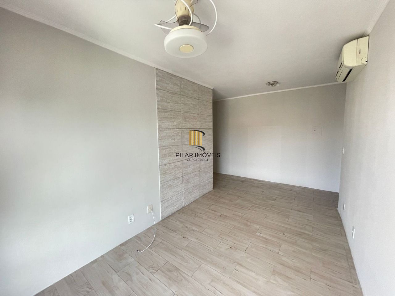 Ótimo apartamento com 2 dormitórias no bairro Menino Deus.