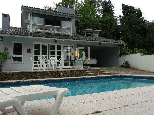 Casa para Venda - 340m², 3 dormitórios, sendo 2 suites, 6 vagas - Jardim Isabel