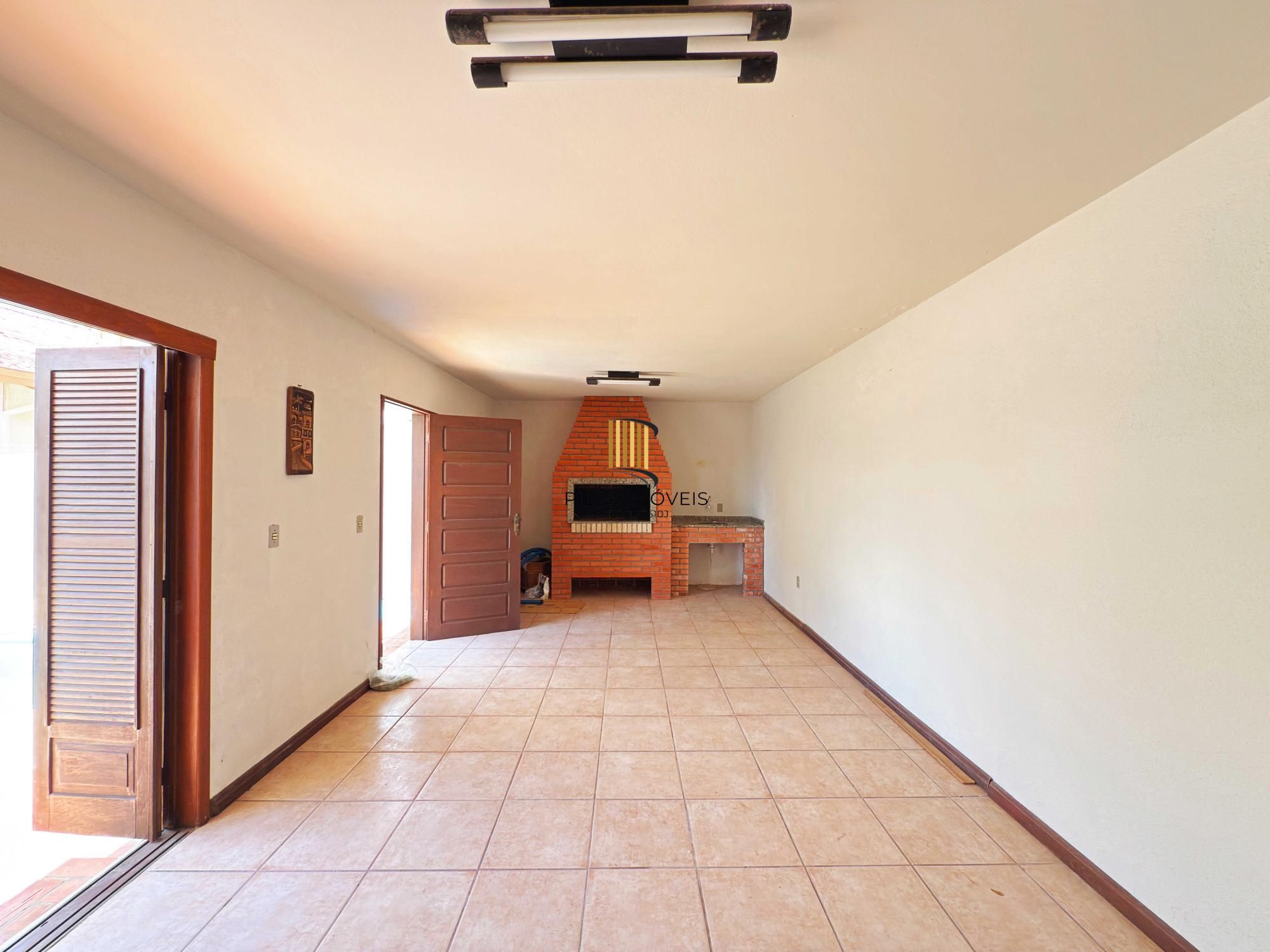 Casa 4 dormitórios no bairro Ipanema