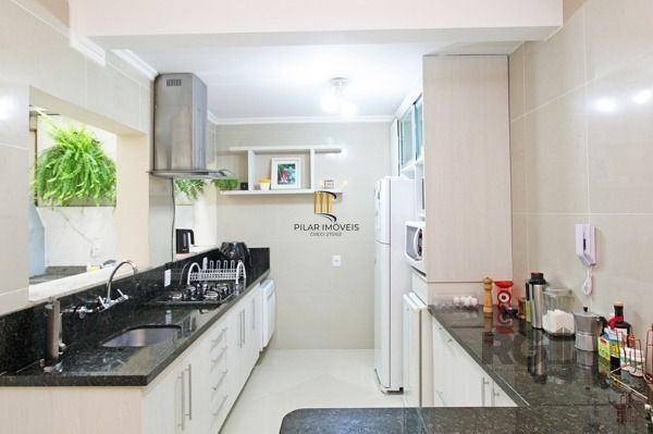 Casa Condomínio em Porto Alegre, no bairro Tristeza, com 3 dormitório(s), à vend