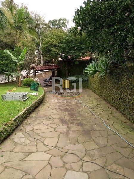 Casa para Venda - 741m², 5 dormitórios, sendo 3 suites, 9 vagas - Espirito Santo