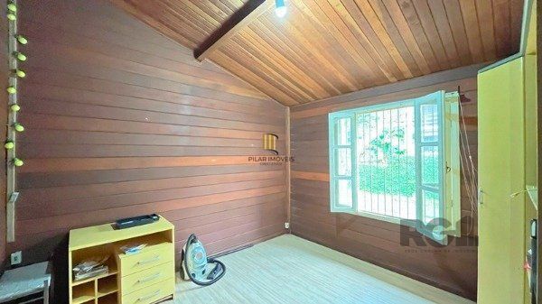 Casa em Porto Alegre, no bairro Ipanema, com 3 dormitório(s), e 3 banheiros